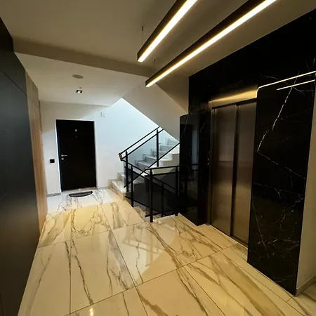 Apartment Mar 14